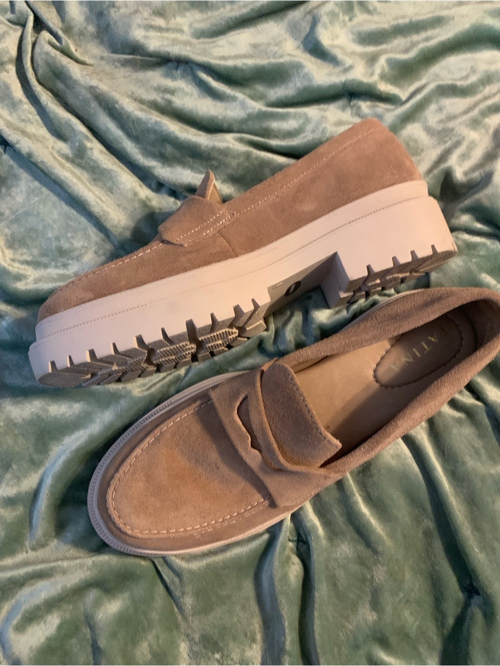 Women’s Patina Suede Taupe Penny Loaders 10/41 narrow